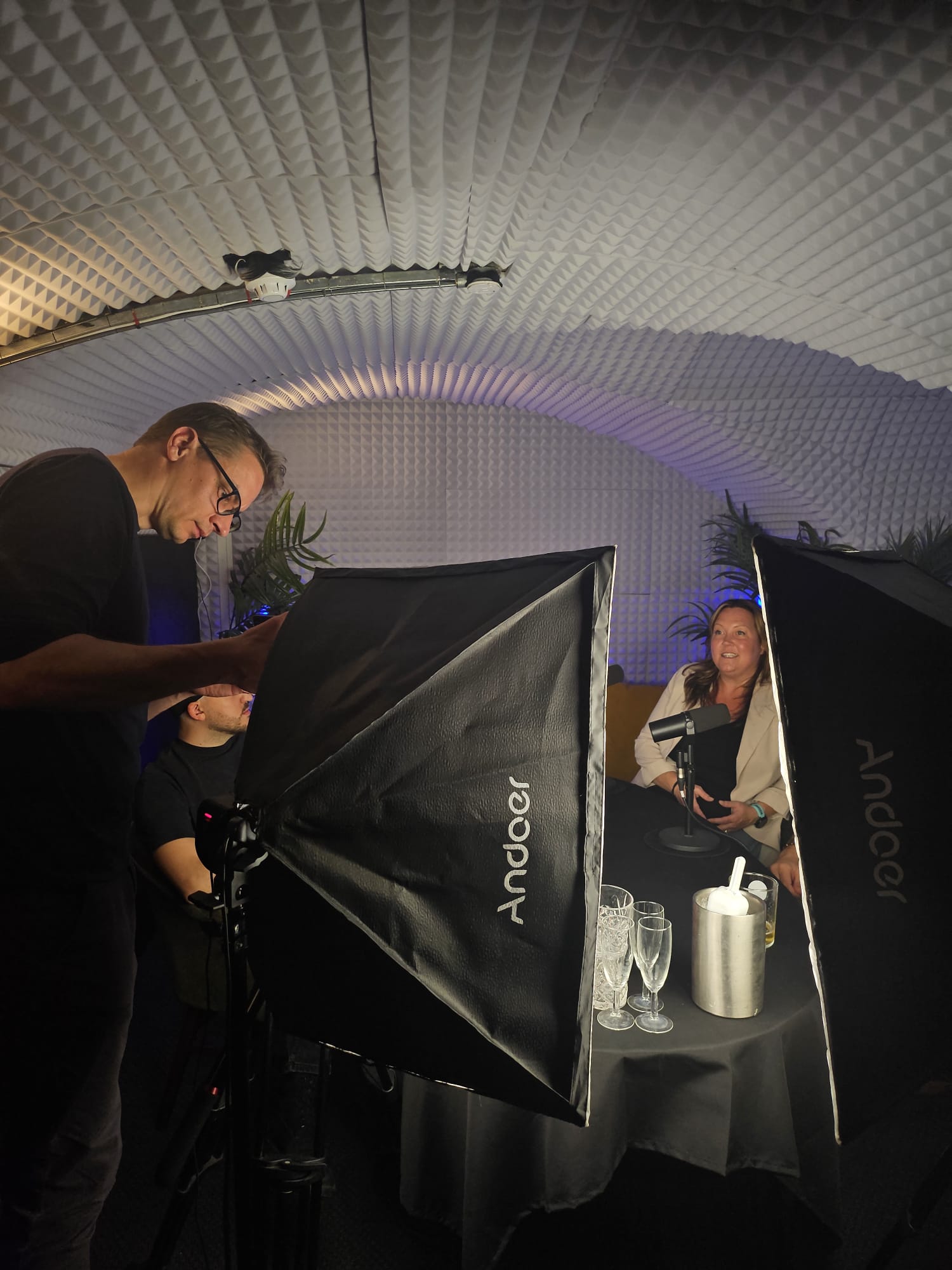 Open Tabs behind the scenes lighting setup